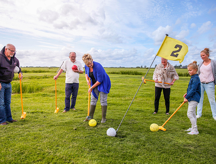 Klompengolf op de boerderij